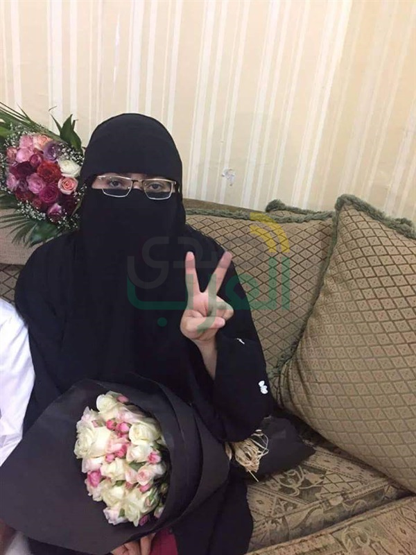 بالصور.. ولي عهد أبو ظبي يكرم بنت كفر الشيخ الأولي في الثانوية العامة بالإمارات 