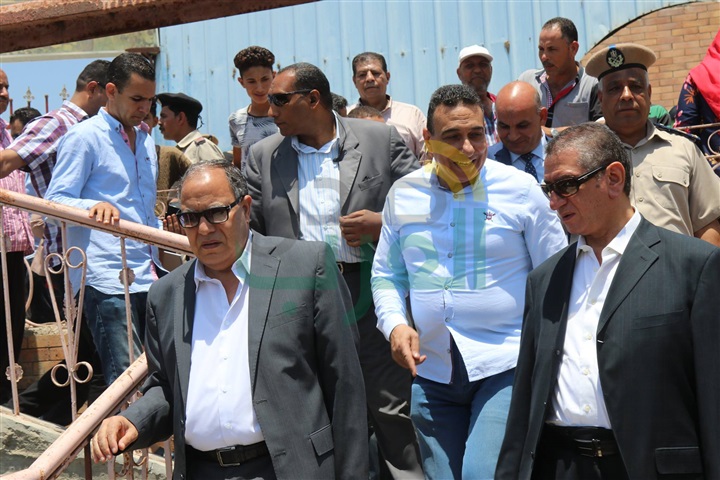 بالصور.. محافظ كفر الشيخ: بدائل لمواجهة خداع أصحاب "الأقفاص السمكية" للهروب من حملة الإزالات