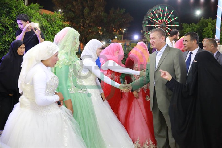 بالصور..توزيع أجهزة كهربائية علي 104 عرائس بكفر الشيخ