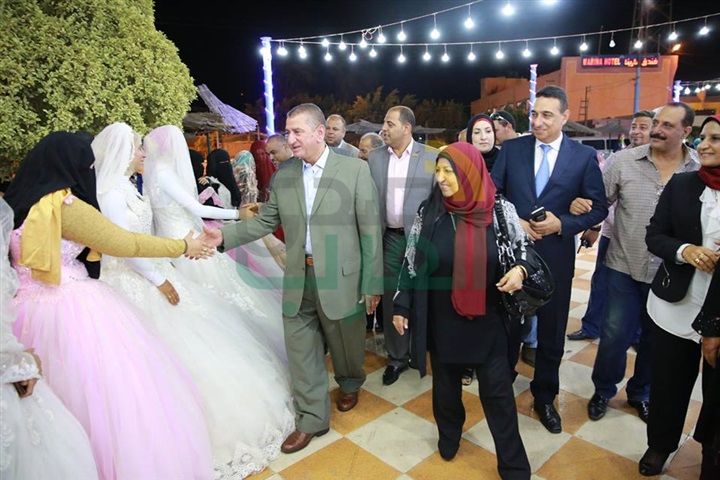 بالصور..توزيع أجهزة كهربائية علي 104 عرائس بكفر الشيخ