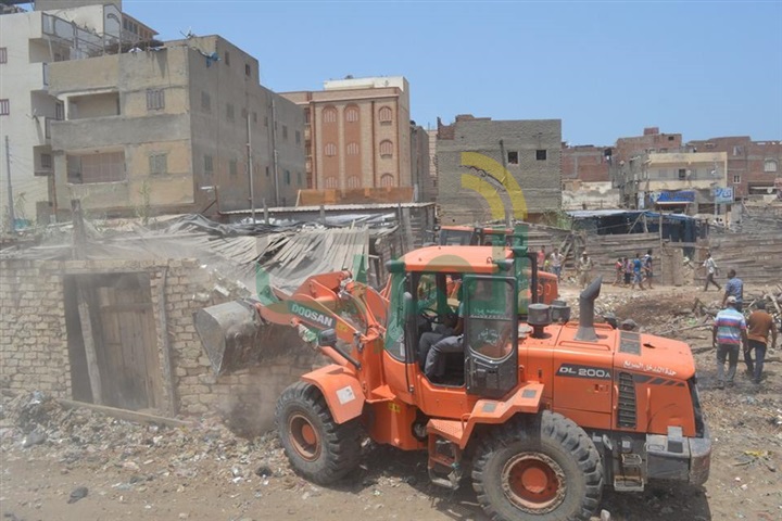 بالصور.. مساعدا وزيرالداخلية يقودان حملة مكبرة لإسترداد أملاك الدولة من مافيا الأراضي بكفر الشيخ
