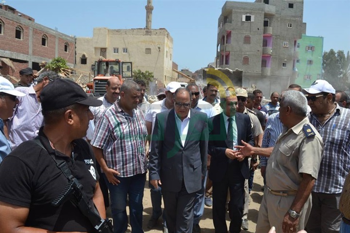 بالصور.. مساعدا وزيرالداخلية يقودان حملة مكبرة لإسترداد أملاك الدولة من مافيا الأراضي بكفر الشيخ