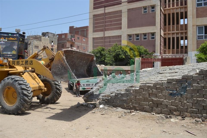 بالصور.. مساعدا وزيرالداخلية يقودان حملة مكبرة لإسترداد أملاك الدولة من مافيا الأراضي بكفر الشيخ