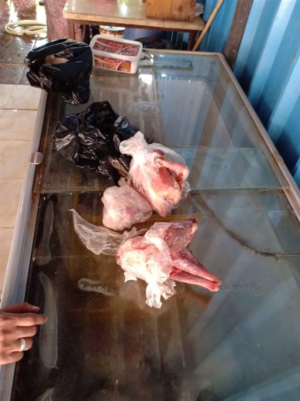 بالصور.. إعدام 100كيلو لحوم وكبدة وفواكه فاسدة بكفر الشيخ