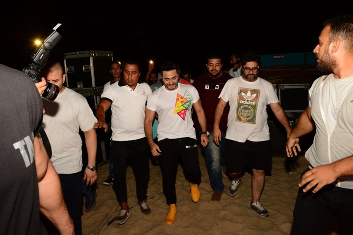 بالصور.. تامر حسني يشعل حفلا جماهيريا ببورتو سعيد ومحبيه يطالبوه بإعادة أغنية "عيش بشوقك" بالصور.. تامر حسني يشعل حفلا جماهيريا ببورتو سعيد ومحبيه يطالبوه بإعادة أغنية "عيش بشوقك"