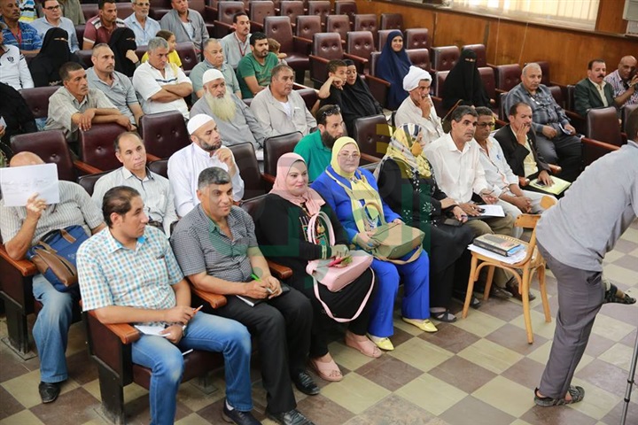 بالصور.. محافظ كفر الشيخ يناقش 45 شكوي للمواطنين خلال اللقاء الأسبوعي