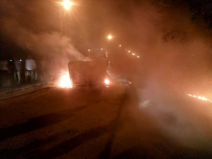 بالصور.. مصرع شخص إثر اشتعال النيران بتروسيكل يقوده في حادث تصادم بكفر الشيخ