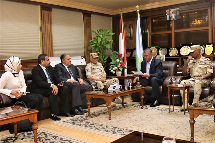 بالصور .. محافظ كفر الشيخ يستقبل مدير جمعية المحاربين القدماء 