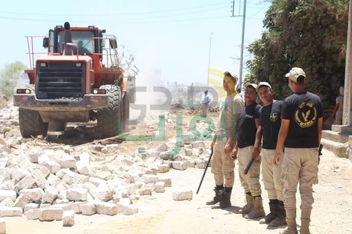 إزالة 17حالة تعدي على الأراضي الزراعية فى حملة مكبرة بقرية أولاد عزاز فى سوهاج
