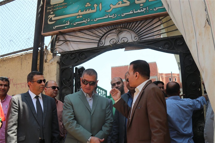 بالصور.. محافظ كفر الشيخ يتابع تسجيل المواليد الجدد بمكاتب التموين
