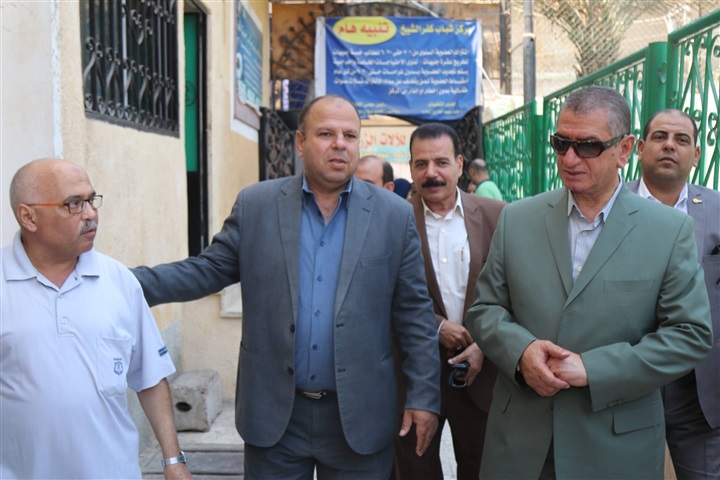 بالصور.. محافظ كفر الشيخ يتابع تسجيل المواليد الجدد بمكاتب التموين