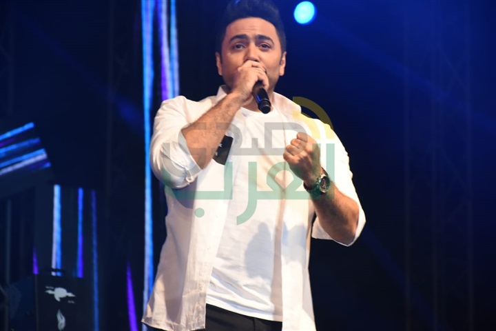 بالصور.. تامر حسني يشعل حفل جامعة هيلوبوليس بالصور.. تامر حسني يشعل حفل جامعة هيلوبوليس