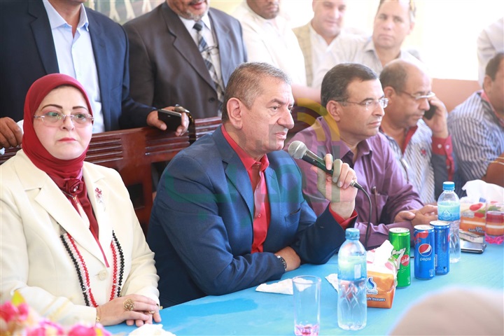 بالصور.. محافظ كفر الشيخ يفتتح مدرسة "الحنفي للتعليم الأساسى" بالبرلس بتكلفة 7 ملايين جنيه