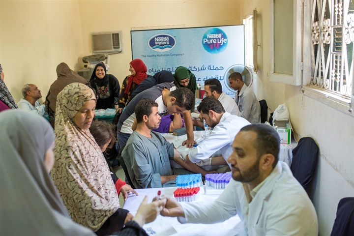 "نستله للمياه" تنظم حملة للقضاء على "فيروس سى".. وتنجح في الكشف على 90% من المواطنين