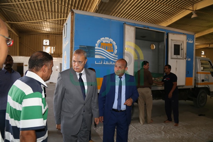 "الهجان" يحيل عدد من مفتشى التموين ومسئولى المخابز للتحقيق