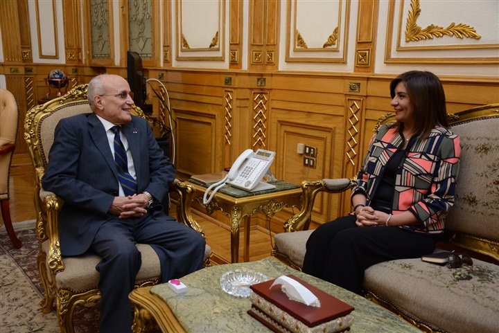"العصار" و"مكرم" يناقشان معايير اختيار الأعضاء المؤسسين لجمعية "مصر تستطيع" "العصار" و"مكرم" يناقشان معايير اختيار الأعضاء المؤسسين لجمعية "مصر تستطيع"