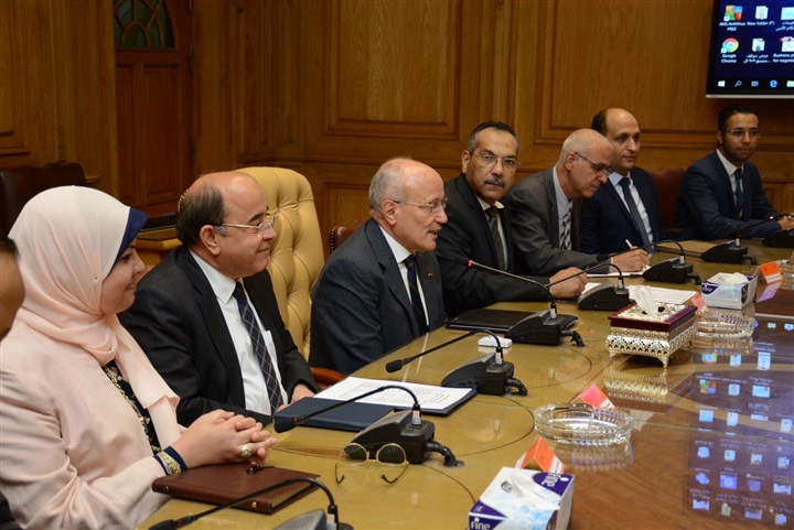 "العصار" و"مكرم" يناقشان معايير اختيار الأعضاء المؤسسين لجمعية "مصر تستطيع" "العصار" و"مكرم" يناقشان معايير اختيار الأعضاء المؤسسين لجمعية "مصر تستطيع"