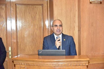 "سليمان" : لأول مرة .. تطبيق الكتروني لتوثيق أنشطة الدارسين في "البورد المصري" 