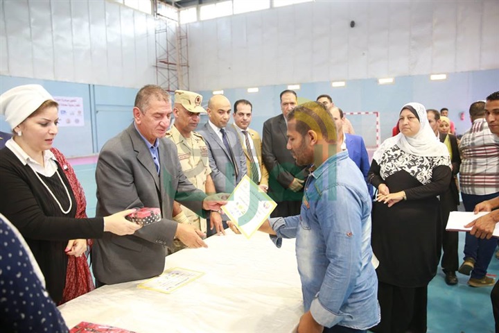 بالفيديو والصور...محافظ كفر الشيخ يكرم أبطال متحدي الإعاقة