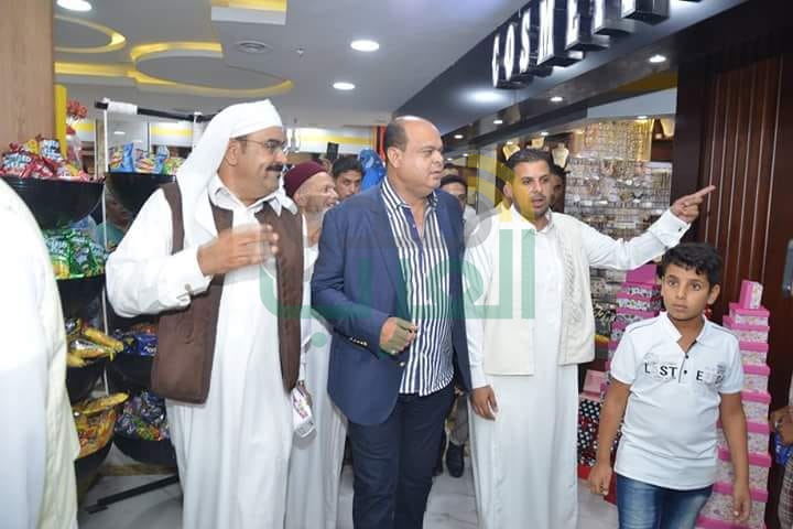 بالصور.. محافظ مطروح يفتتح أحد المولات التجارية الجديدة بشارع الإسكندريه