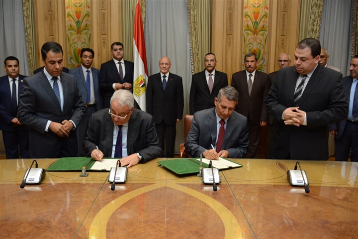 "العصار" يشهد توقيع بروتوكول تعاون بين "الإنتاج الحربي" ونقابة المحامين "العصار" يشهد توقيع بروتوكول تعاون بين "الإنتاج الحربي" ونقابة المحامين