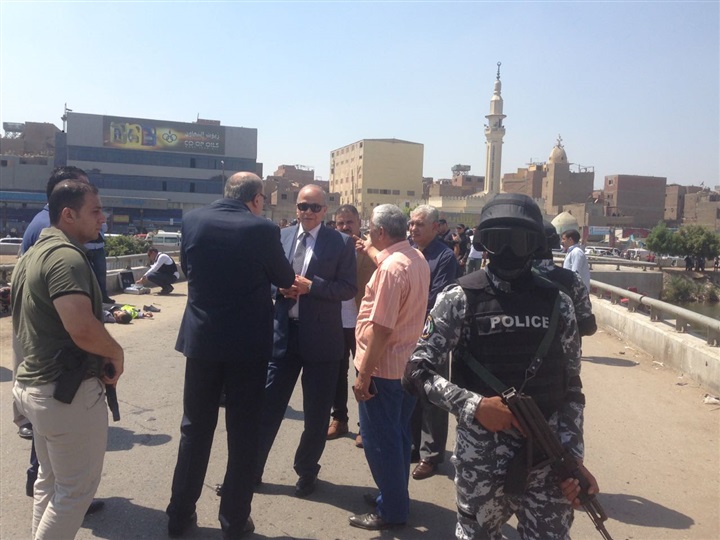 محافظ القليوبية ومدير الأمن يصلان لموقع تفجير كنيسة مسطرد 