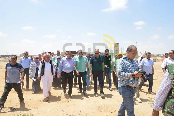 وزير النقل ومحافظ مطروح يتفقدان أعمال إنشاء كوبريين علويين بتكلفة 110 مليون جنيه بمدينة الحمام 
