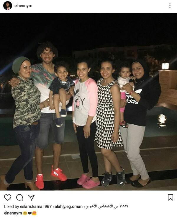"النني" يزيل صور زوجته من على "انستجرام" "النني" يزيل صور زوجته من على "انستجرام"