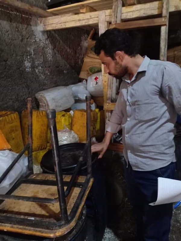 ضبط 390 لتر زيت طعام مجهول المصدر يستعمل"الكشري"بكفر شكر