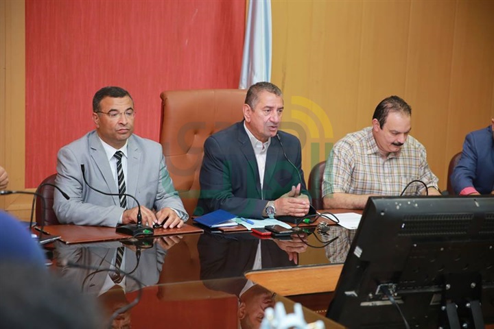 بالصور.. محافظ كفر الشيخ يتابع تنفيذ مشروعات الاستثمارية