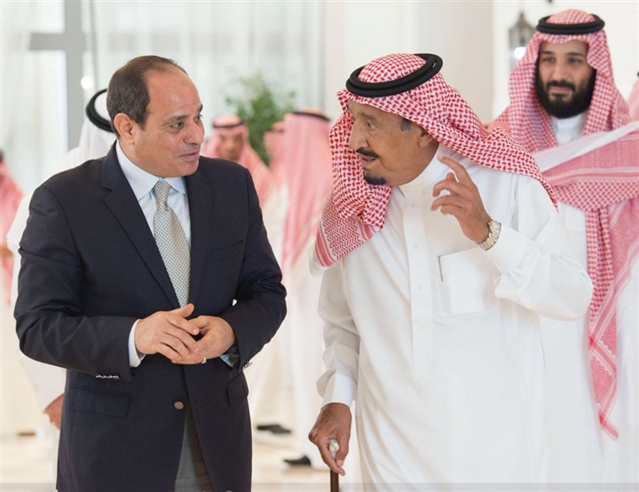 عاجل.. خادم الحرمين الشريفين يستقبل السيسى في "نيوم"(صور) عاجل.. خادم الحرمين الشريفين يستقبل السيسى في "نيوم"(صور)