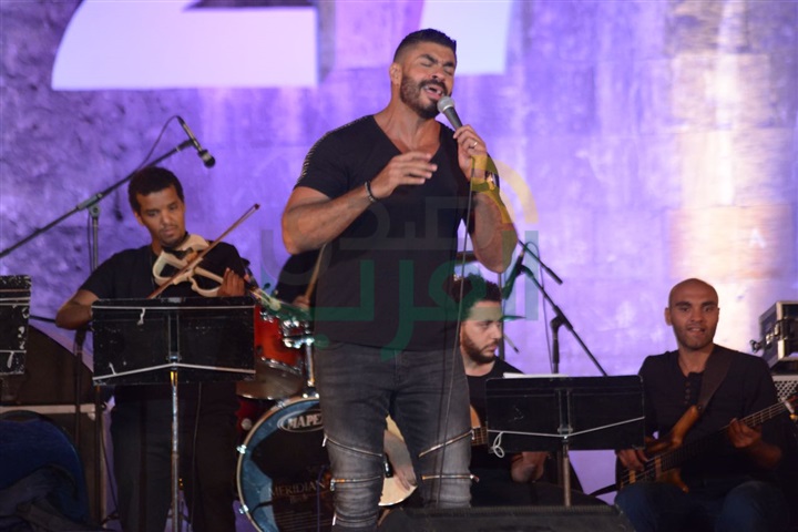 خالد سليم يشعل حفل محكي القلعة بأغنياته الرومانسية خالد سليم يشعل حفل محكي القلعة بأغنياته الرومانسية