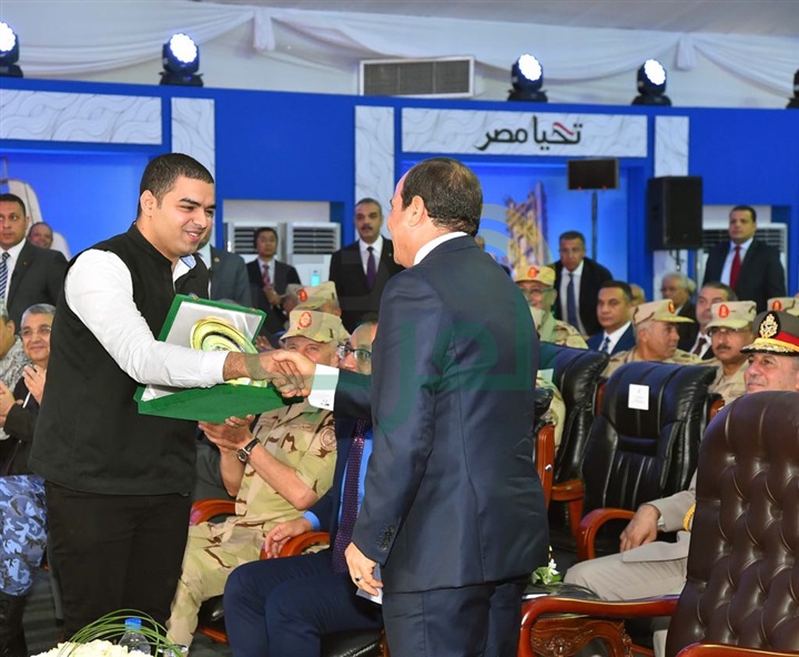 الرئيس "السيسي" يفتتح عدد من المشروعات التنموية الصناعية بمحافظة بنى سويف الرئيس "السيسي" يفتتح عدد من المشروعات التنموية الصناعية بمحافظة بنى سويف