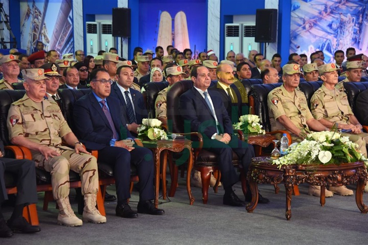 الرئيس "السيسي" يفتتح عدد من المشروعات التنموية الصناعية بمحافظة بنى سويف الرئيس "السيسي" يفتتح عدد من المشروعات التنموية الصناعية بمحافظة بنى سويف