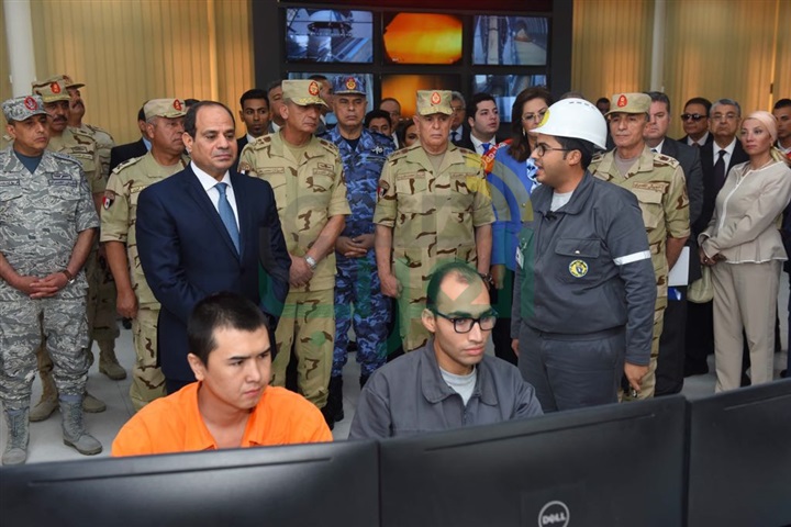 الرئيس "السيسي" يفتتح عدد من المشروعات التنموية الصناعية بمحافظة بنى سويف الرئيس "السيسي" يفتتح عدد من المشروعات التنموية الصناعية بمحافظة بنى سويف