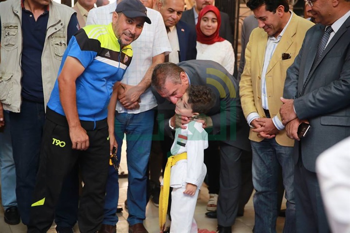 بالصور...محافظ كفرالشيخ ووزير الرياضة يتفقدان مركز شباب الرياض