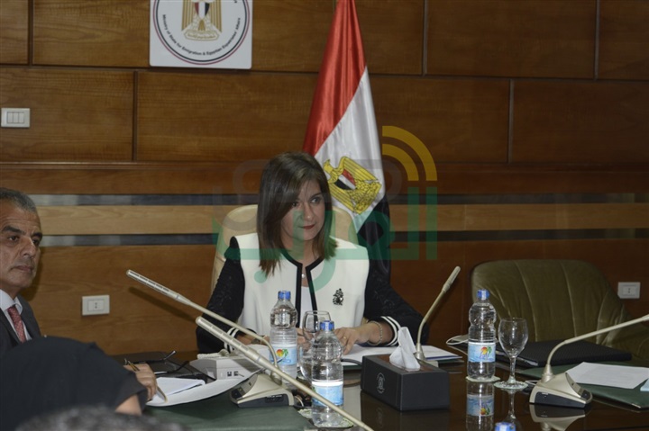 وزيرة الهجرة تعقد اجتماعًا مع ممثلي الوزارات والجهات المعنية لمتابعة تنفيذ توصيات منتدى المصريين بالخارج وزيرة الهجرة تعقد اجتماعًا مع ممثلي الوزارات والجهات المعنية لمتابعة تنفيذ توصيات منتدى المصريين بالخارج