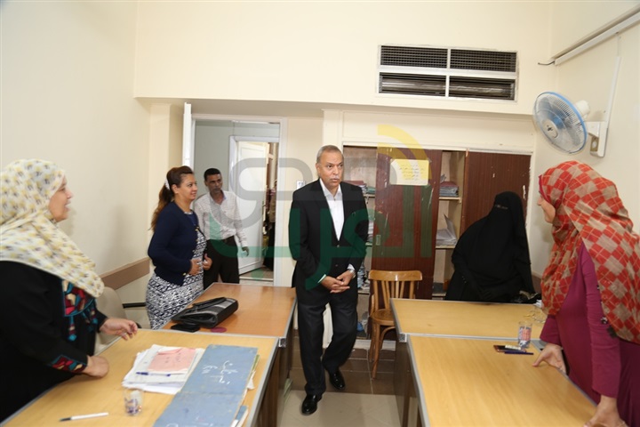 محافظ قنا يهنئ العاملين بالديوان العام بمناسبة حلول عيد الاضحى المبارك