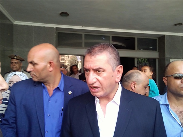 بالصور.. محافظ كفر الشيخ يفاجئ المستشفي العام للاطمئنان علي مستوي الرعاية الطبية