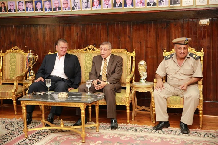 محافظ كفر الشيخ يهنئ رئيس مجمع المحاكم بمنصبه الجديد (صور)