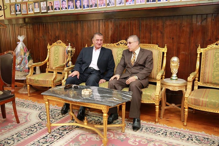 محافظ كفر الشيخ يهنئ رئيس مجمع المحاكم بمنصبه الجديد (صور)