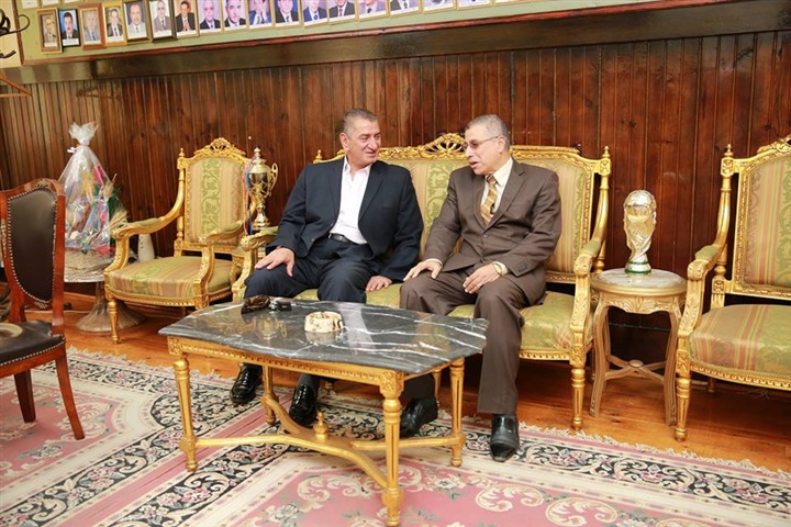 محافظ كفر الشيخ يهنئ رئيس مجمع المحاكم بمنصبه الجديد (صور)