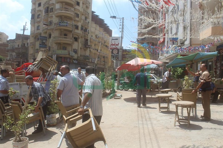 بالصور.. حملة لرفع إشغالات المقاهي المخالفة بشوارع دسوق