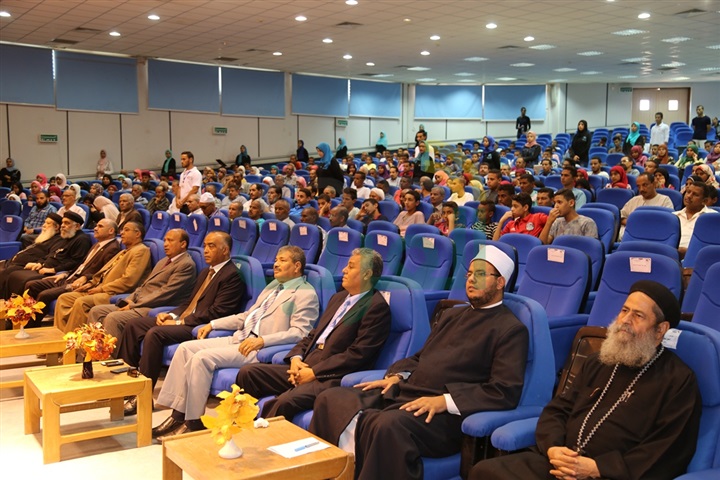 محافظ قنا ورئيس جامعة جنوب الوادي يفتتحان فعاليات المنتدي الثاني للشباب "التنوير في مواجهة التطرف"