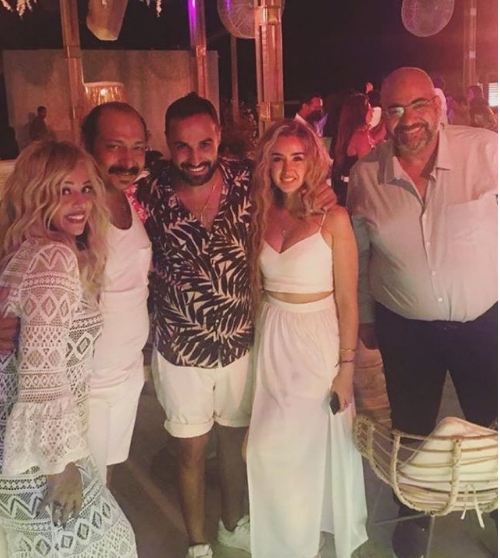 بالصور.. حلمي ورزق وشيكو ونجوم مسرح مصر في حفل زفاف محمد إمام بالصور.. حلمي ورزق وشيكو ونجوم مسرح مصر في حفل زفاف محمد إمام
