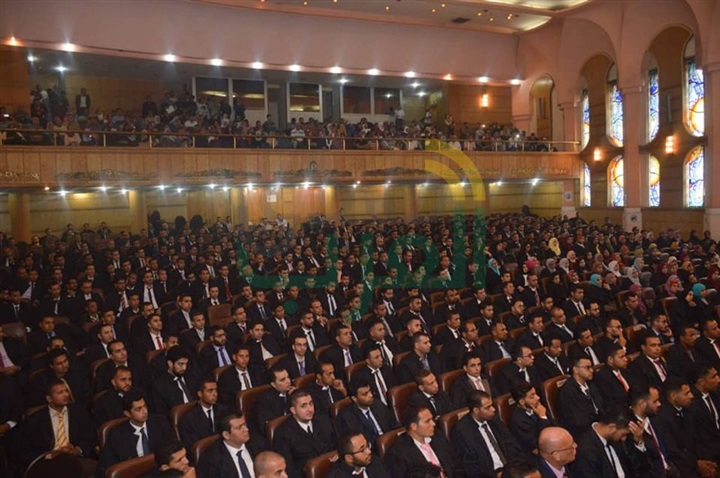 "عاشور" يسرد للمحامين الجدد تفاصيل أزمة "قرار المالية"