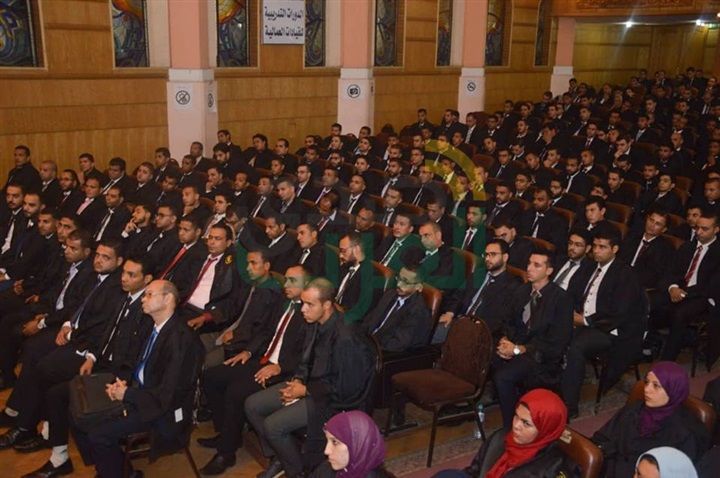 "عاشور" يسرد للمحامين الجدد تفاصيل أزمة "قرار المالية"