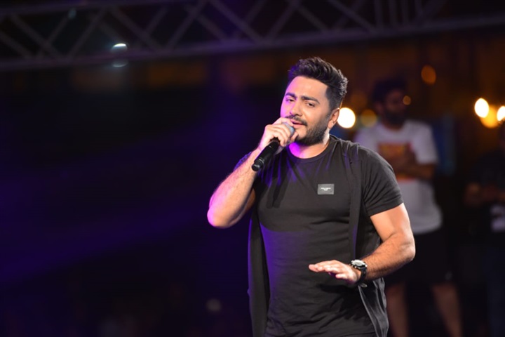 بناء على رغبة الجمهور.. تامر حسنى يغنى "ناسينى ليه" و"كفايك أعذار"     