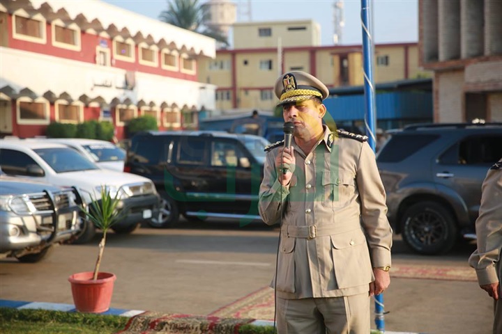 بالصور.. محافظ كفر الشيخ يشارك ضباط وأفراد ومجندين قوات الأمن إفطارهم في أول أيام عيد الأضحي