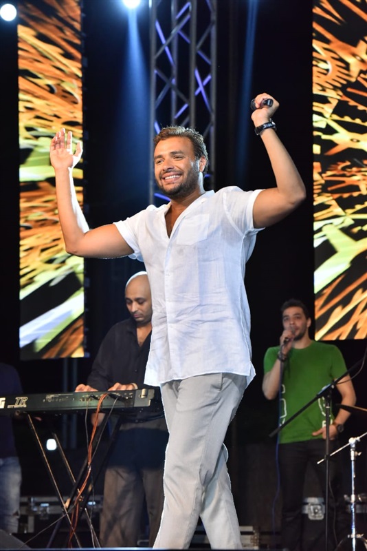 بالصور .. رامي صبري يختتم صيف الاسكندرية بحفل جماهيري داخل نادي ريو بالصور .. رامي صبري يختتم صيف الاسكندرية بحفل جماهيري داخل نادي ريو